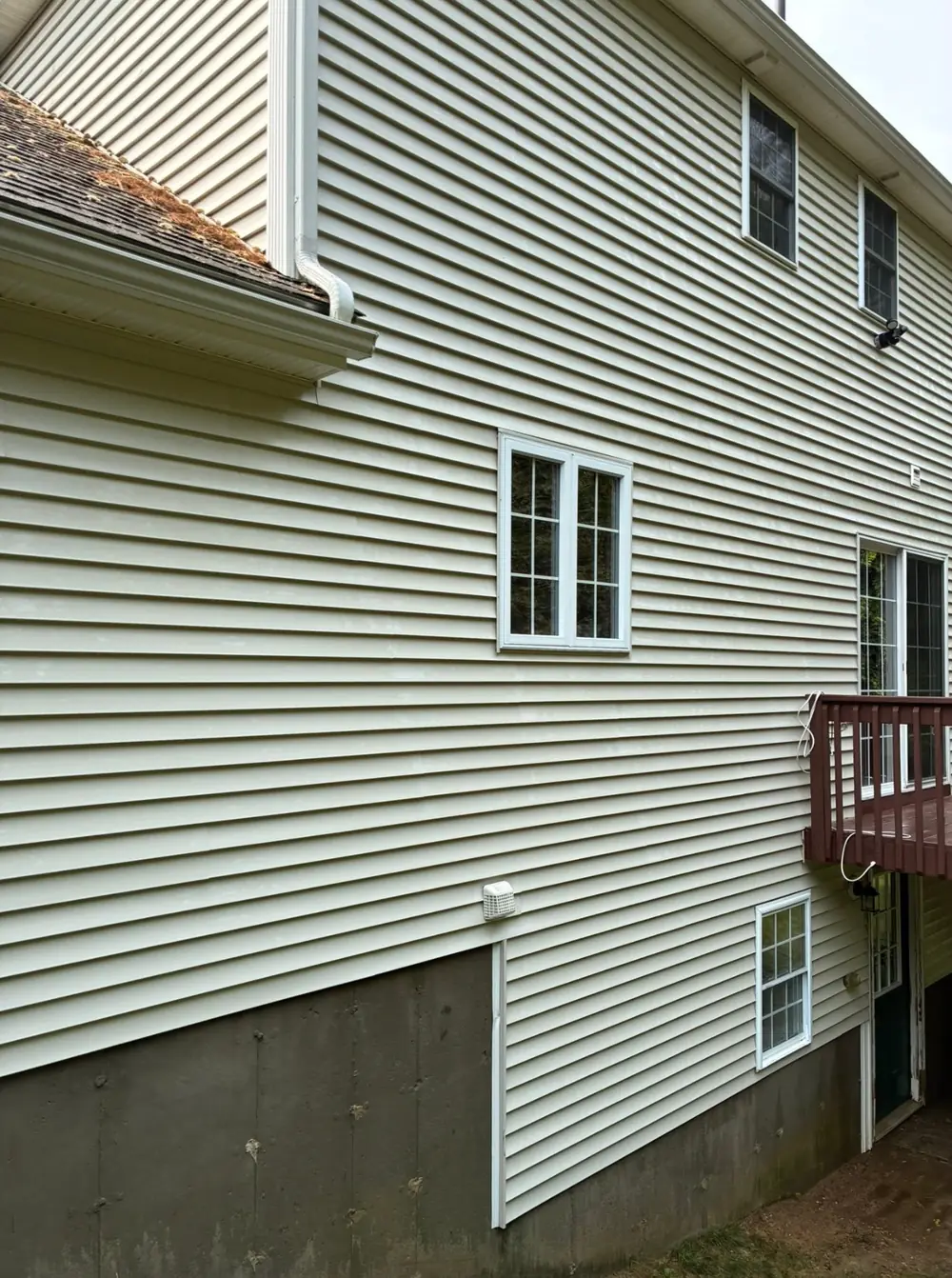 After House Washing & Algae Removal in Worcester County, MA — Pro Pressure Washing